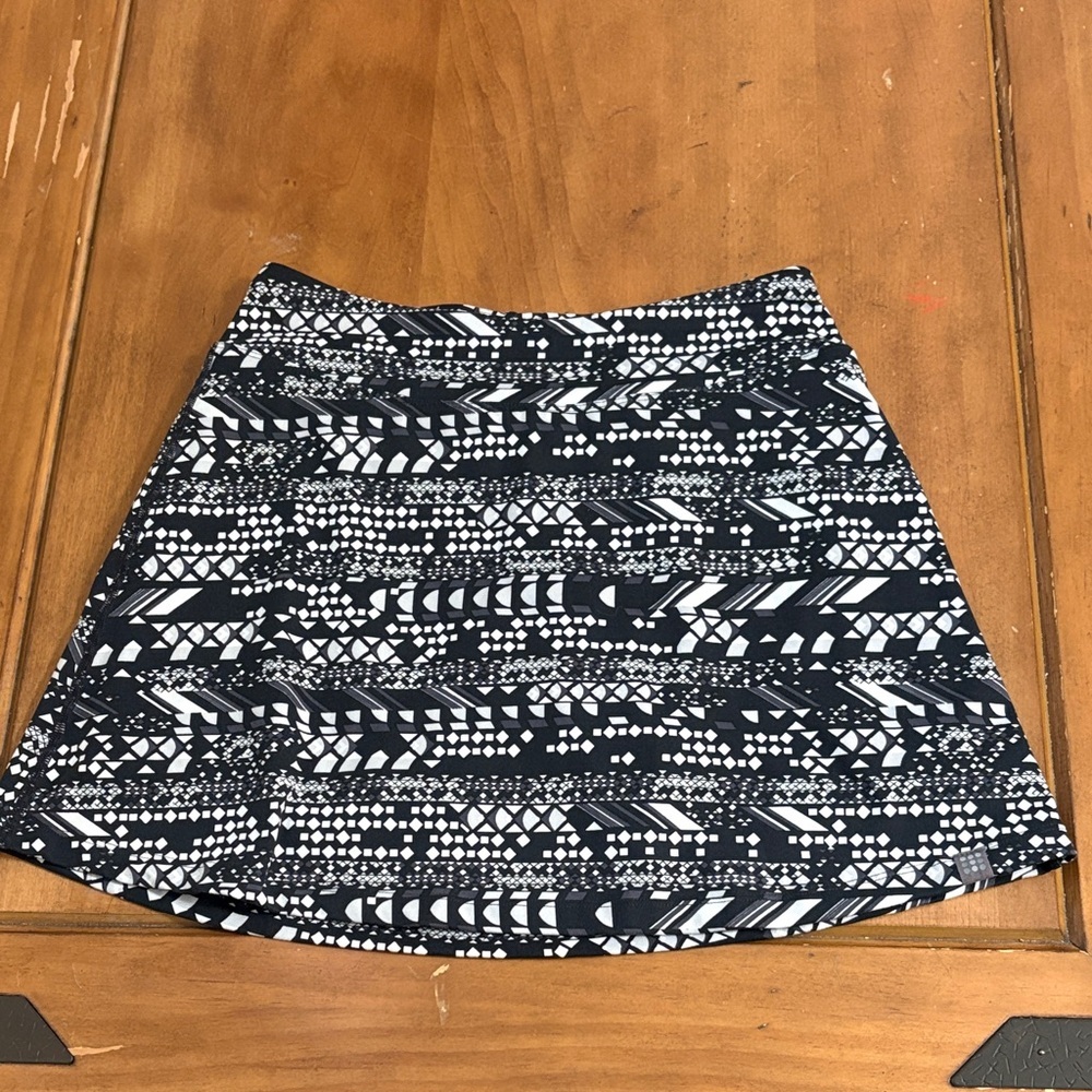 Title Nine Black and White Patterned Skort Size Small